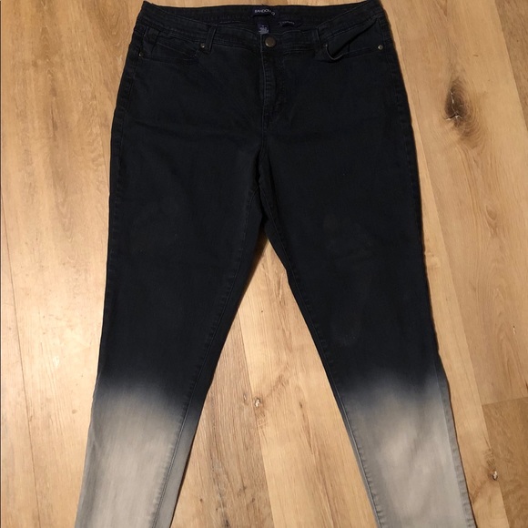 Bandolino Navy Ombré Jeans - Picture 2 of 5
